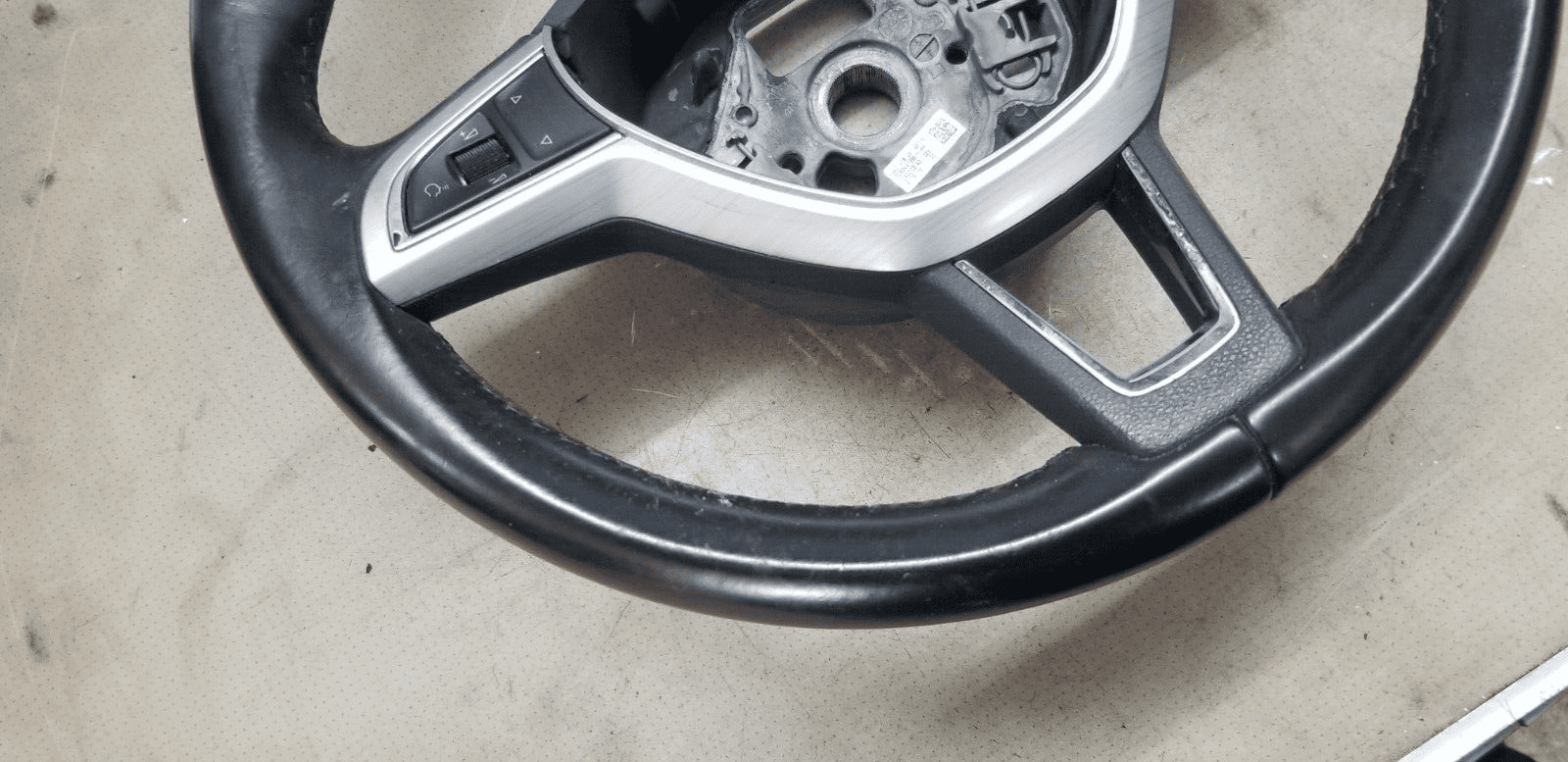 2016 Genuine Skoda Rapid Leather Multifunction Switch Steering Wheel 5E0419091BE - Image 8