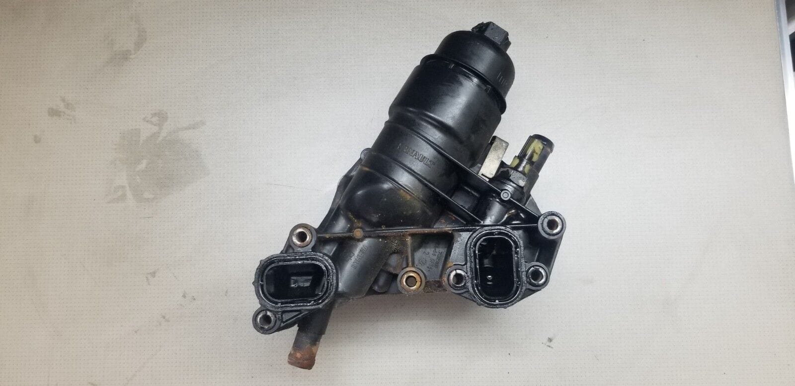 2016 Renault Trafic Oil Cooler and Filter Housing 152081926R Genuine