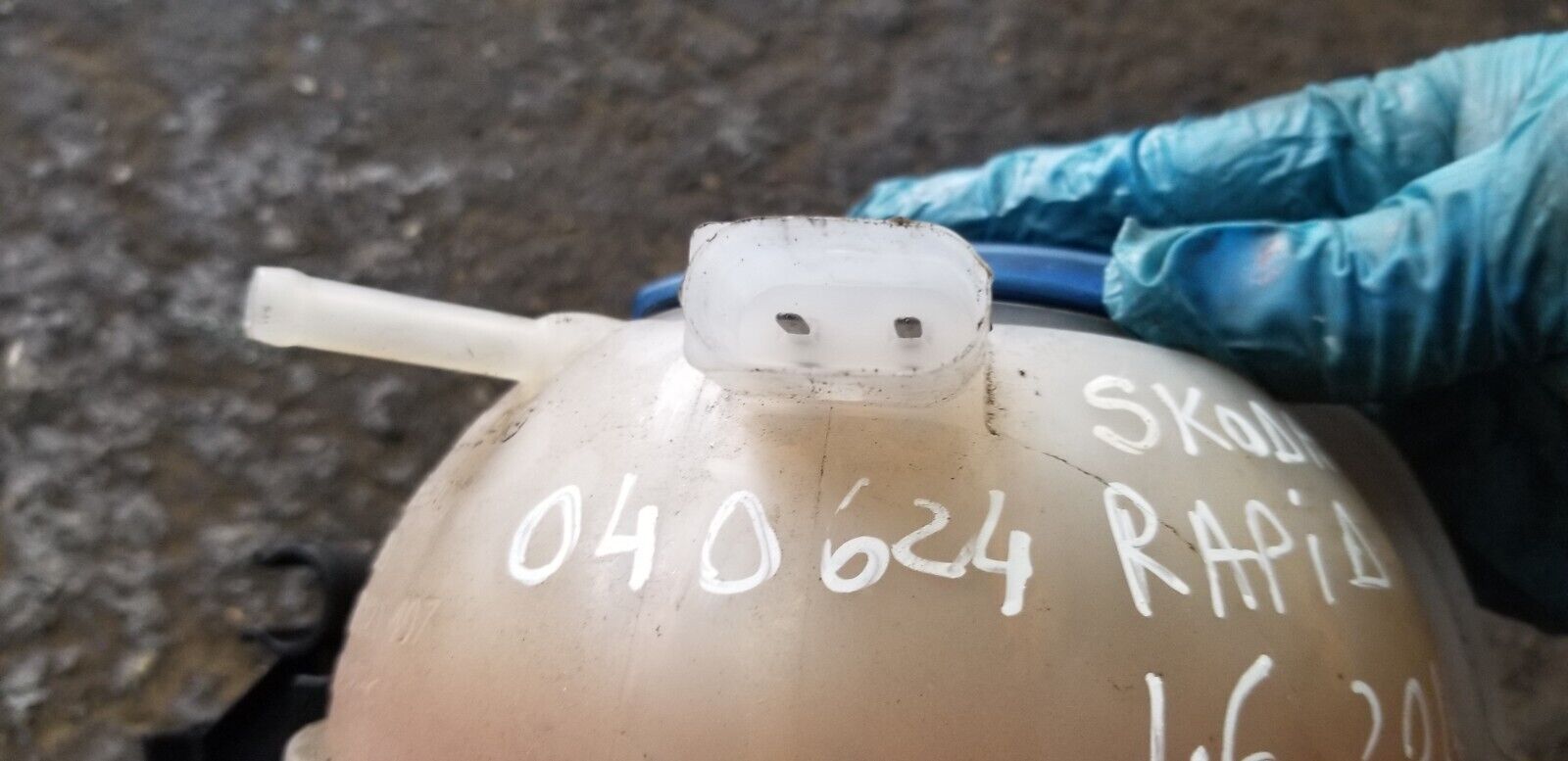 2016 SKODA RAPID COLANT EXPANSION TANK 6CO121407 - Image 3