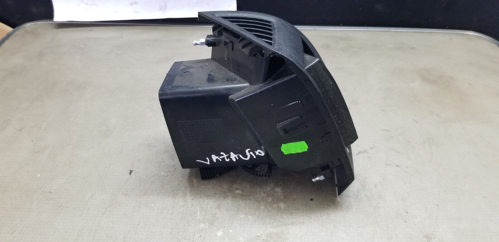 Citroen Relay Peugeot Boxer 2014-2022 DRIVERS SIDE CENTRE DASH AIR VENT - Image 3