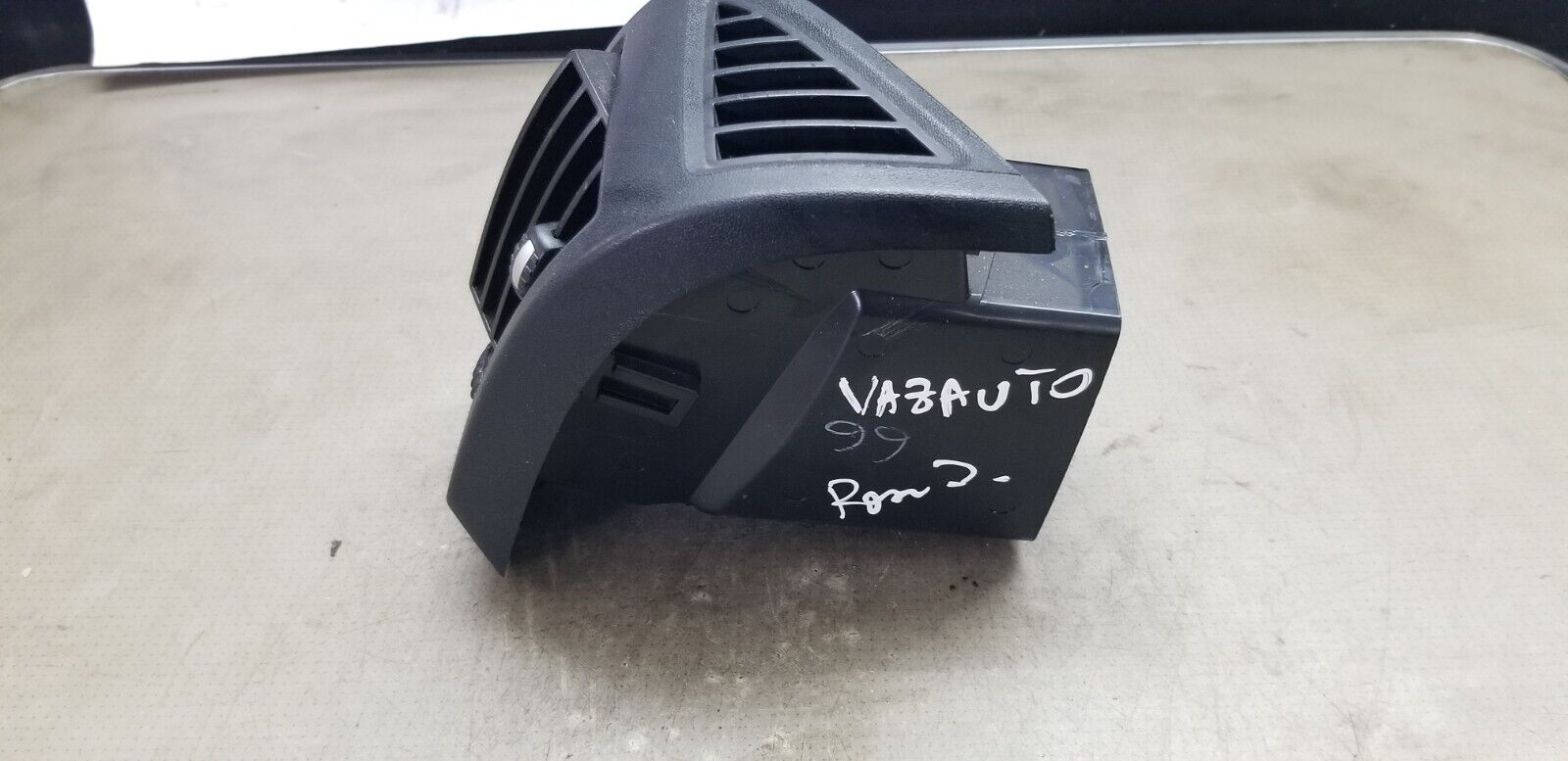 Citroen Relay Peugeot Boxer 2014-2022 DRIVERS SIDE CENTRE DASH AIR VENT - Image 4