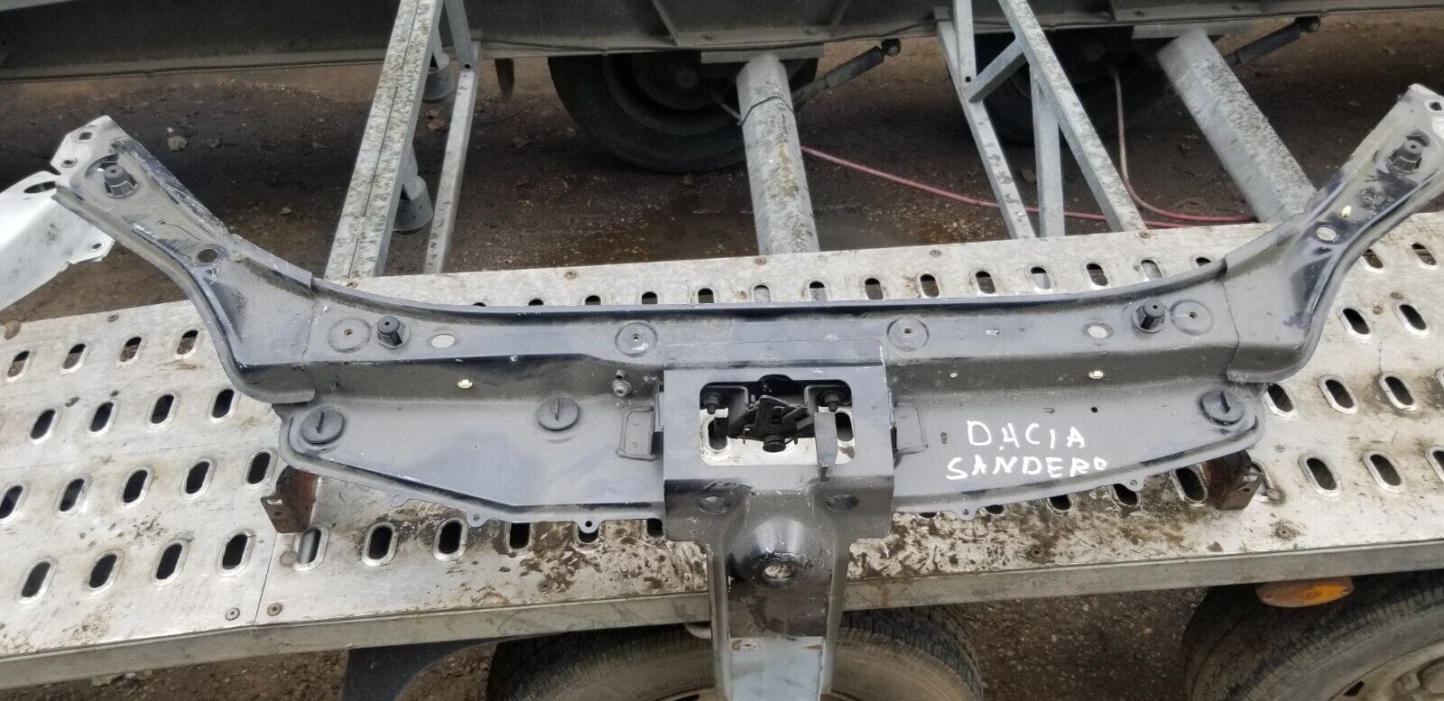 Dacia Sandero Bonnet Landing Panel Slam Panel - Image 3