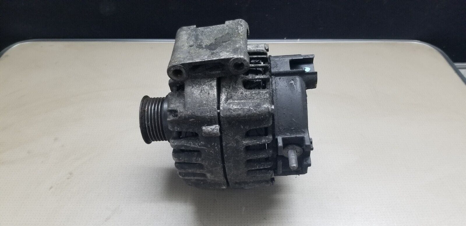 Mercedes Benz E Class Alternator Diesel A0009067900 09-16 |O