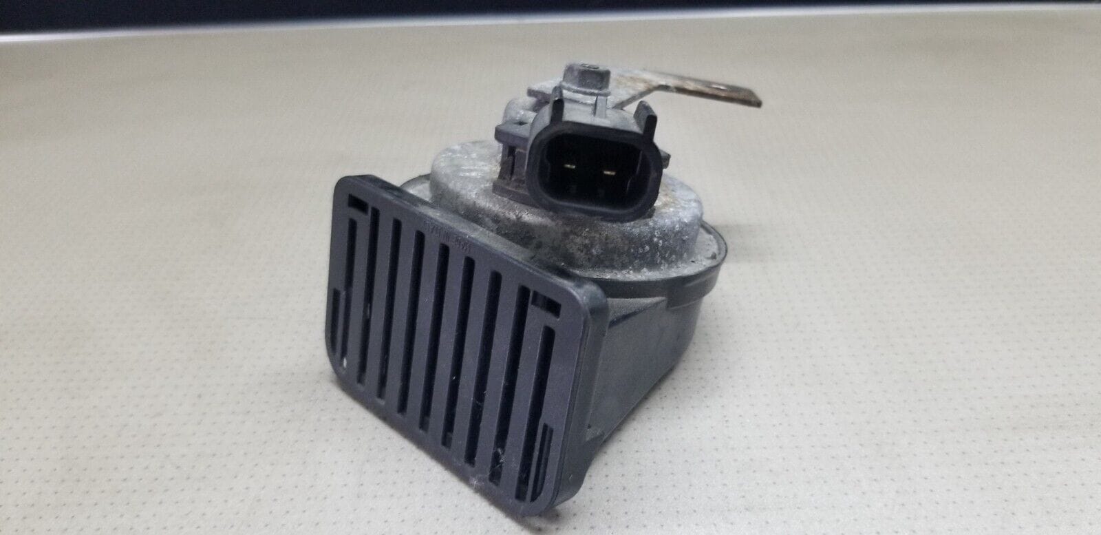 FIAMM UNIVERSAL LOW TONE 12V DISC HORN ORIGINAL EQUIPMENT FITTMENT AM80S