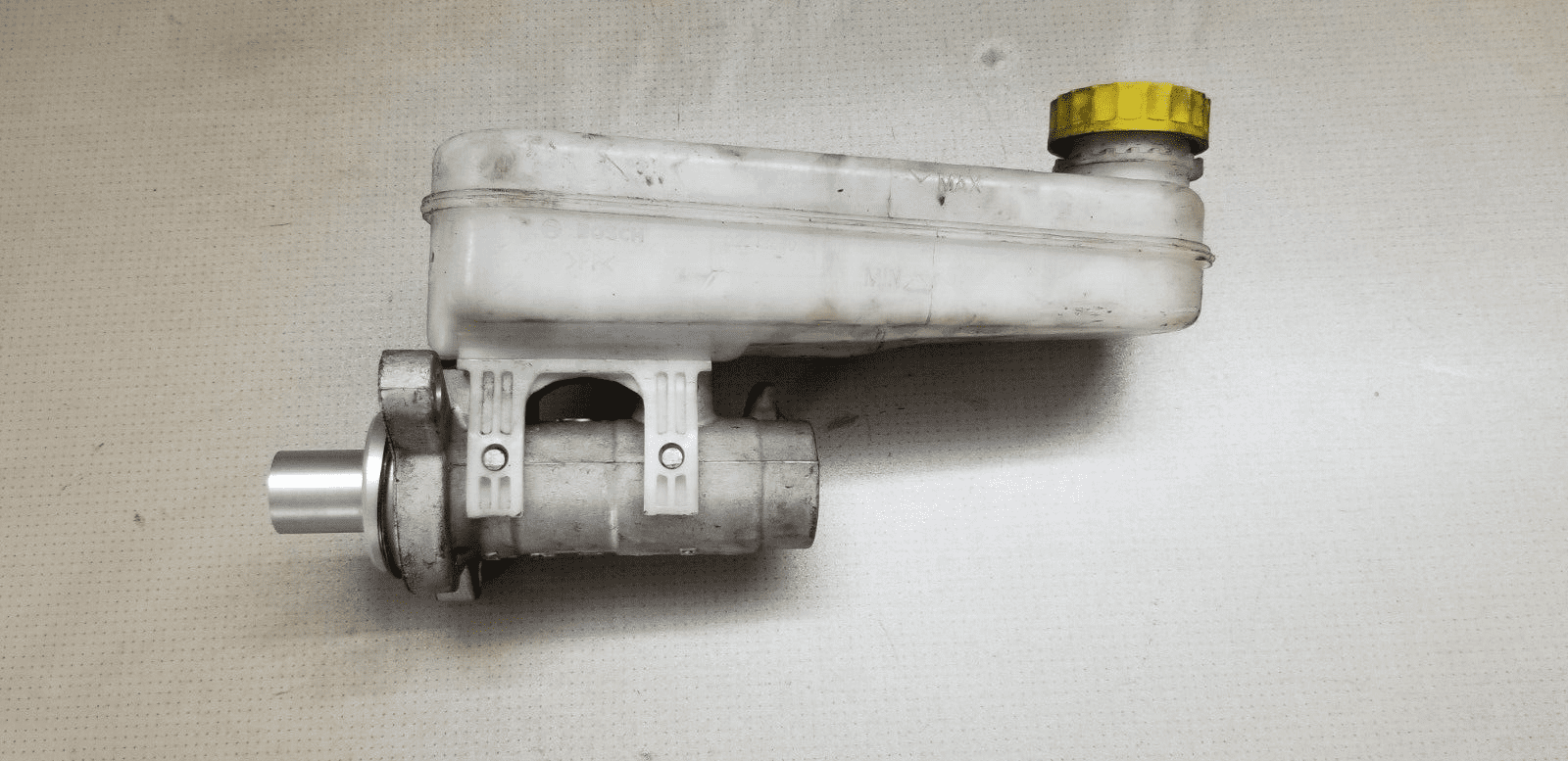 FIAT DUCATO PEUGEOT BOXER CITROEN RELAY 2012 2 PIPE BRAKE MASTER CYLINDER - Image 3