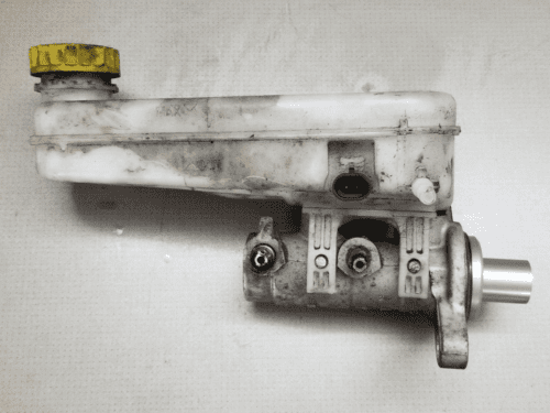 FIAT DUCATO PEUGEOT BOXER CITROEN RELAY 2012 2 PIPE BRAKE MASTER CYLINDER