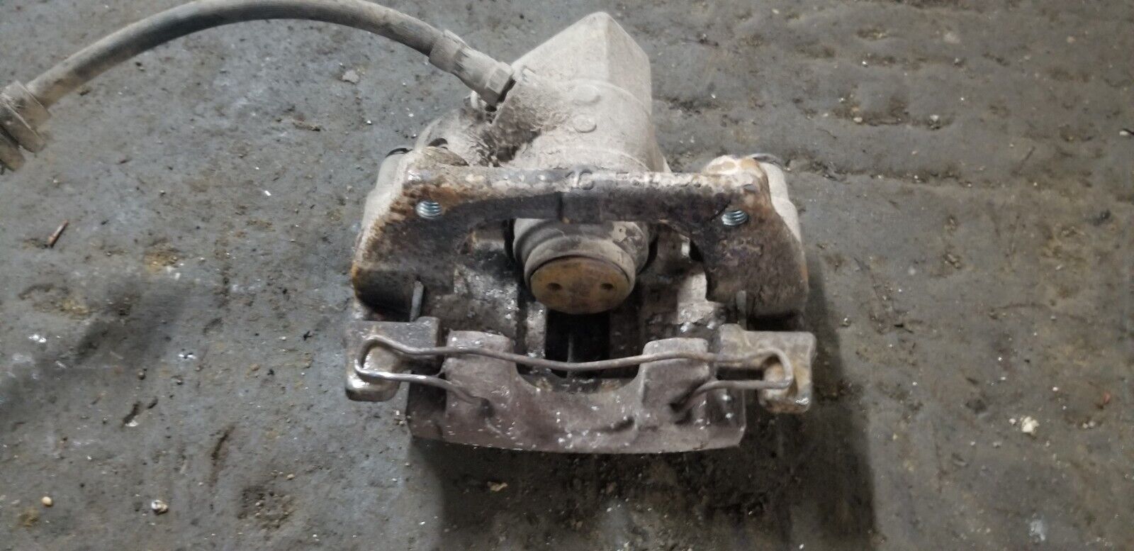 Ford Kuga Mk2 2016 O/S Driver Rear Brake Caliper |O - Image 6