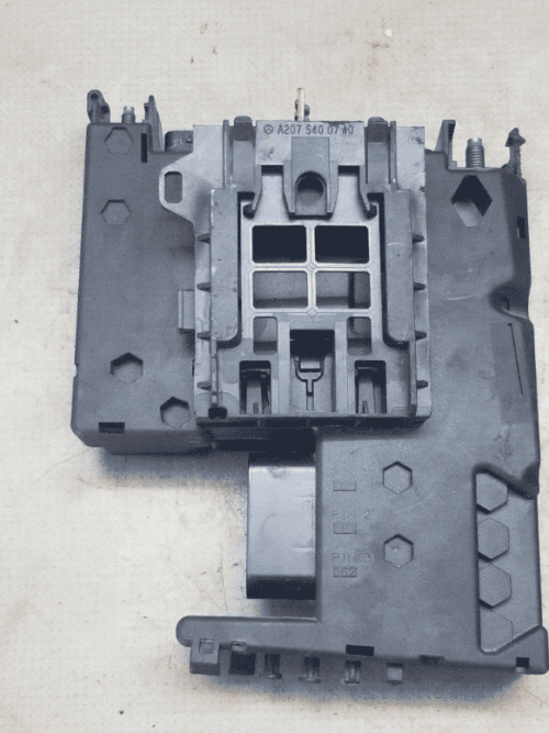 Fuse Box Mercedes W204 Battery Terminal Control Unit Module A2075400740