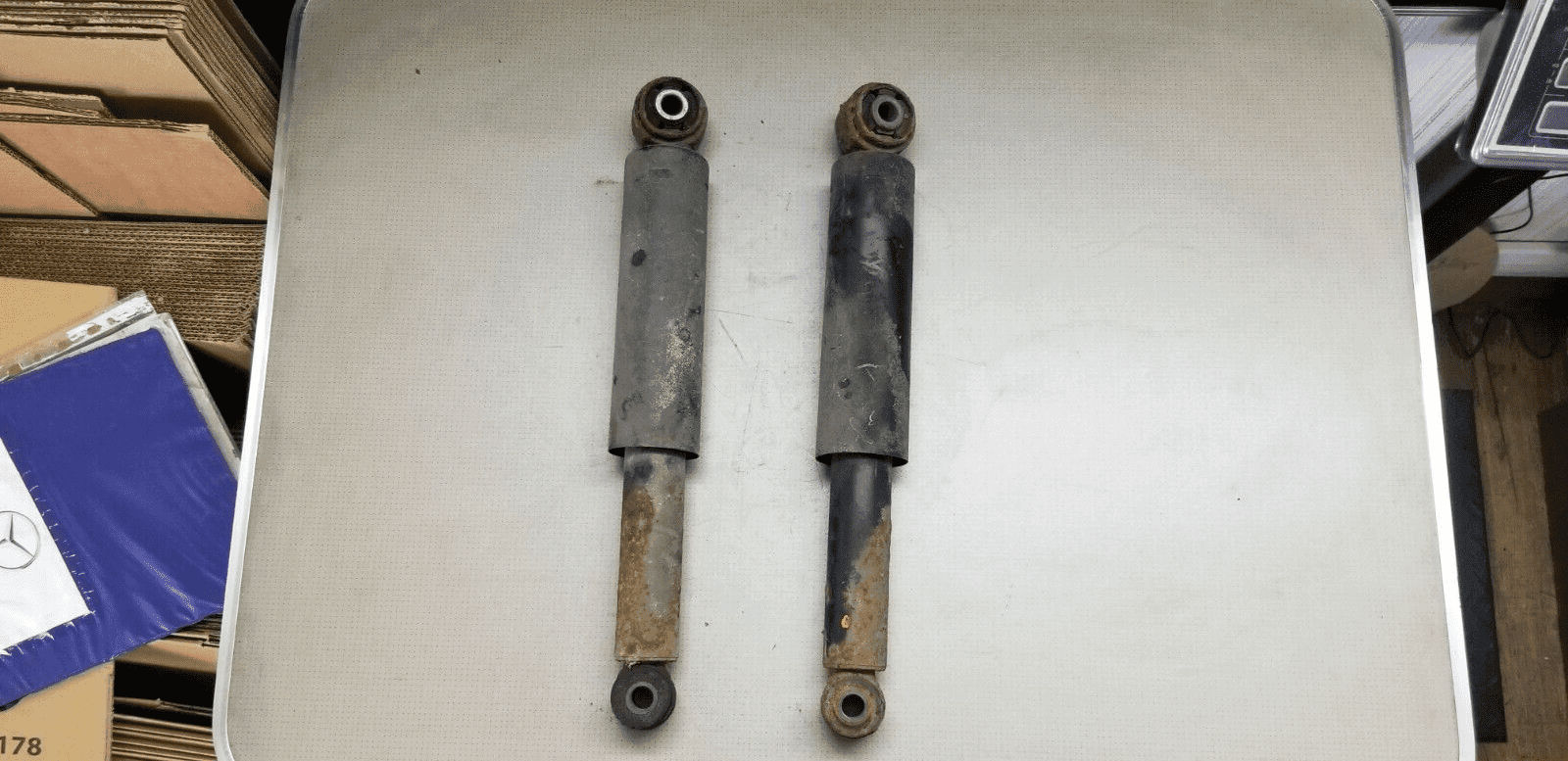 GENUINE 2014 MERCEDES BENZ VITO W639 SHOCK ABSORBER REAR LEFT RIGHT - Image 3