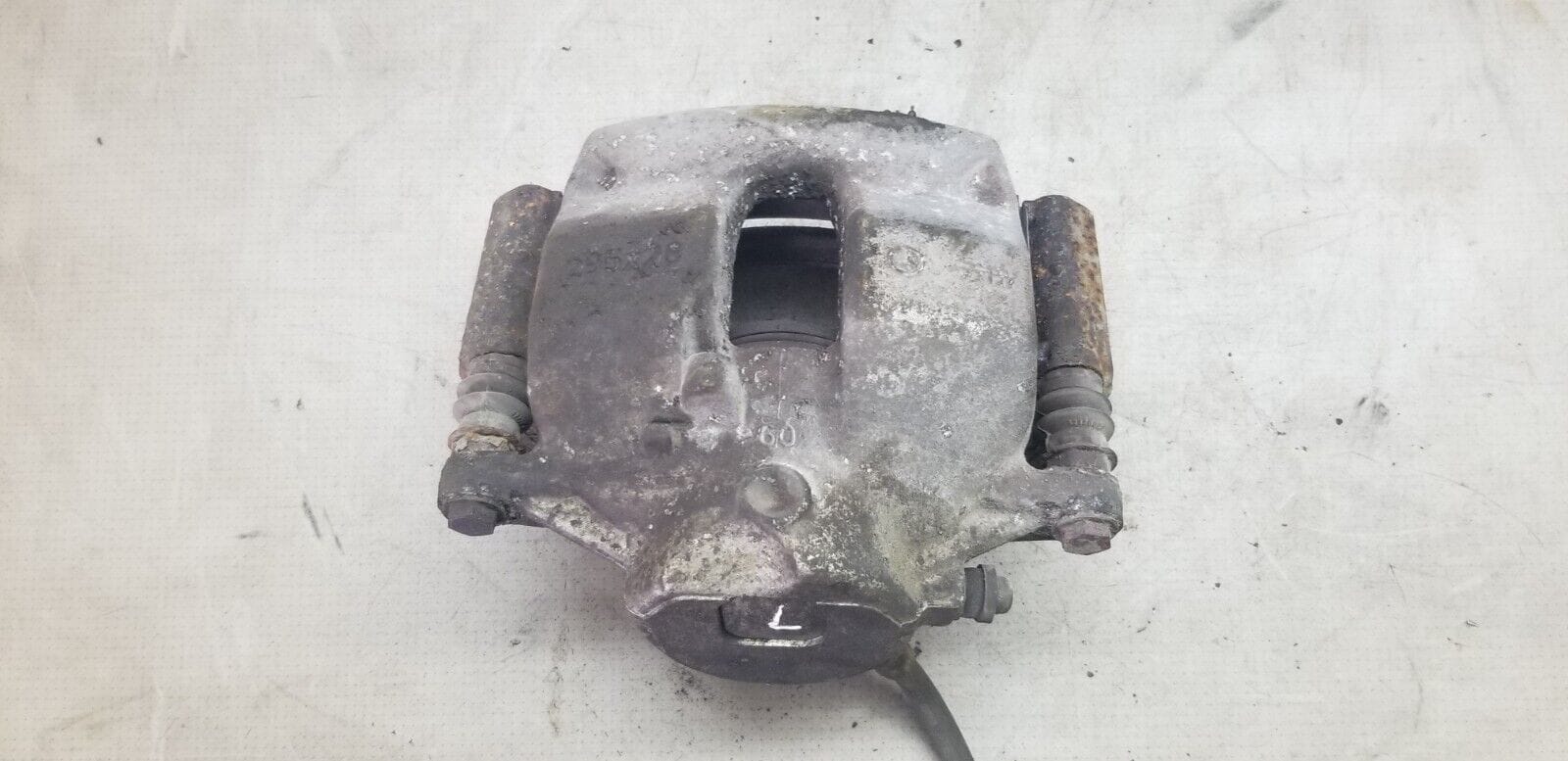 MERCEDES BENZ C CLASS W204 C220 BRAKE CALIPER NSF PASSENGER SIDE FRONT LEFT - Image 3