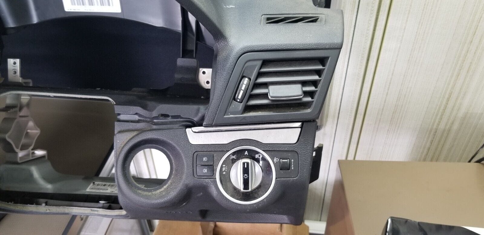 Mercedes Benz E Class W207 Coupe 2011 Dashboard A2076800187 - Image 4