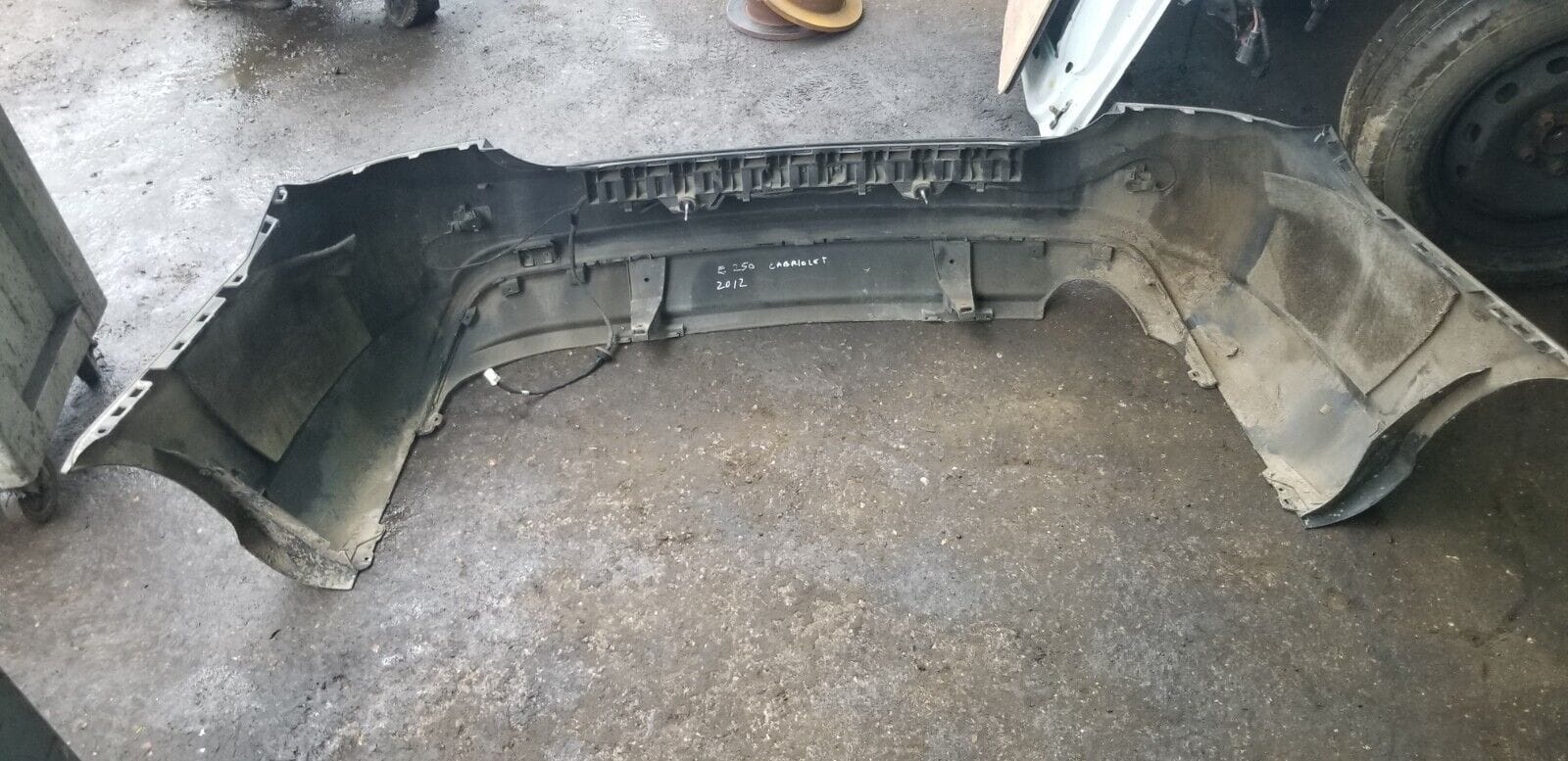 Mercedes Benz E250 W207 Cabriolet Rear Bumper 2012 |O - Image 3