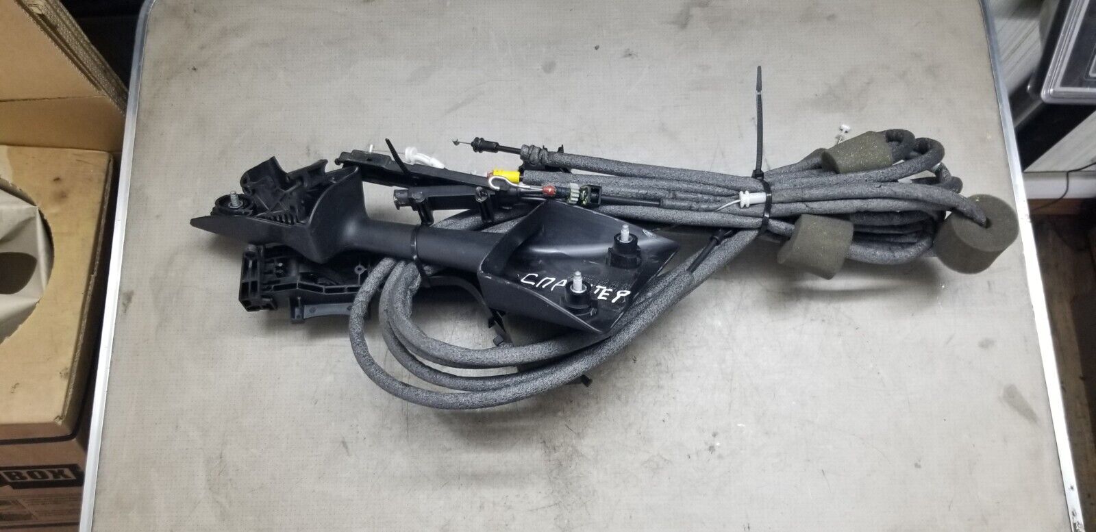 MERCEDES BENZ SPRINTER 2015 SIDE LOADING DOOR HANDLE AND WIRES A9067600861 - Image 3