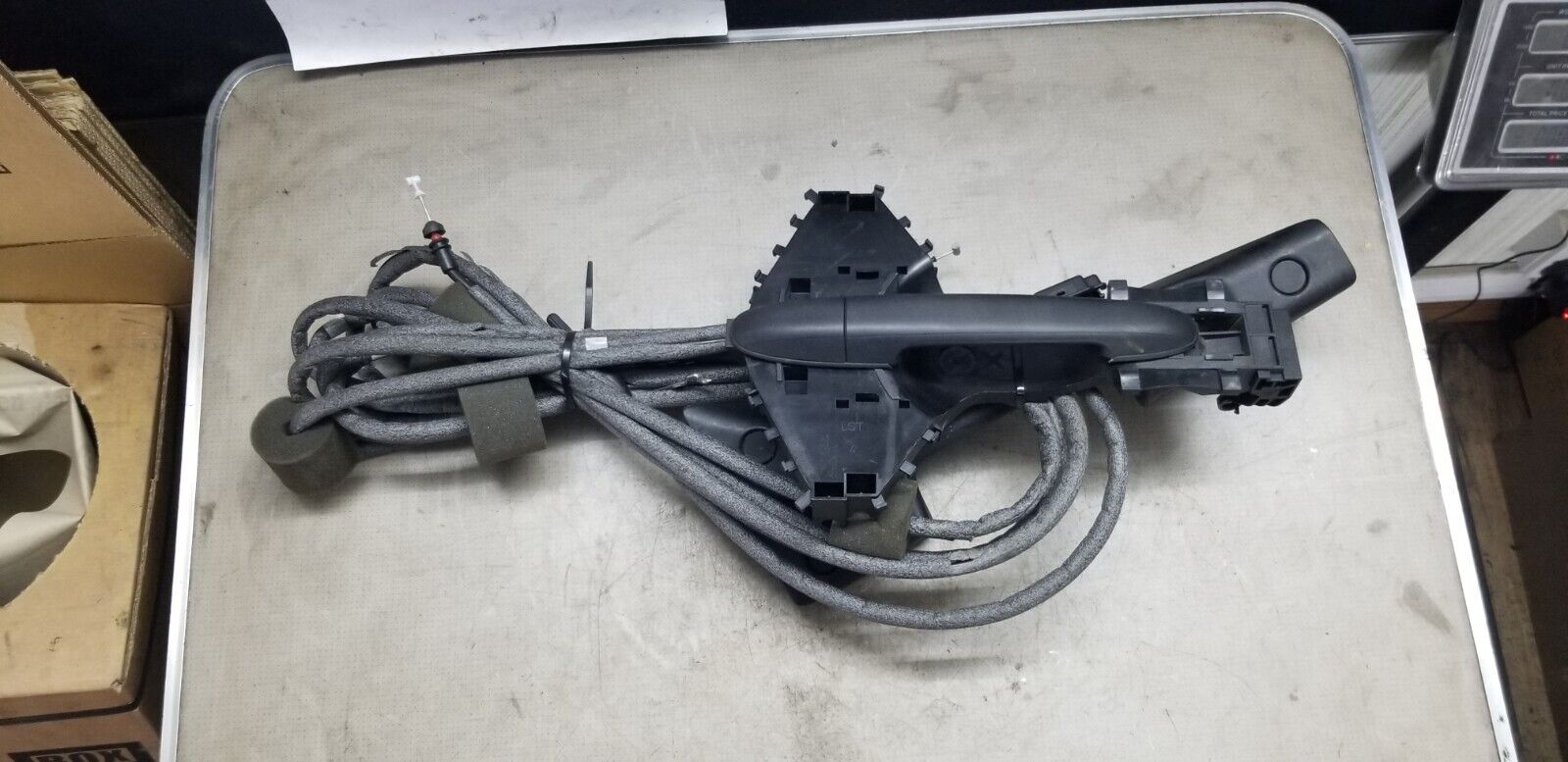 MERCEDES BENZ SPRINTER 2015 SIDE LOADING DOOR HANDLE AND WIRES A9067600861