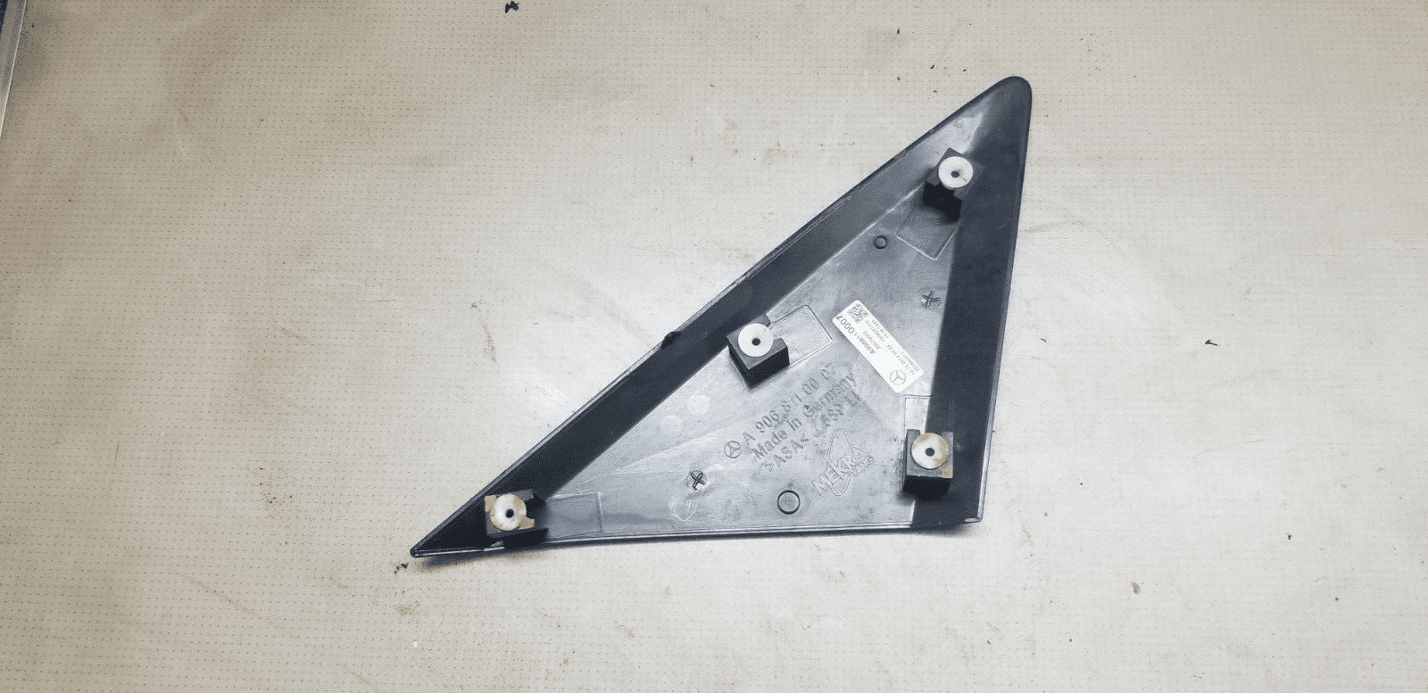 MERCEDES-BENZ SPRINTER GENUINE PASSENGER SIDE TRIANGLE WINDOW TRIM A9068110007 - Image 3