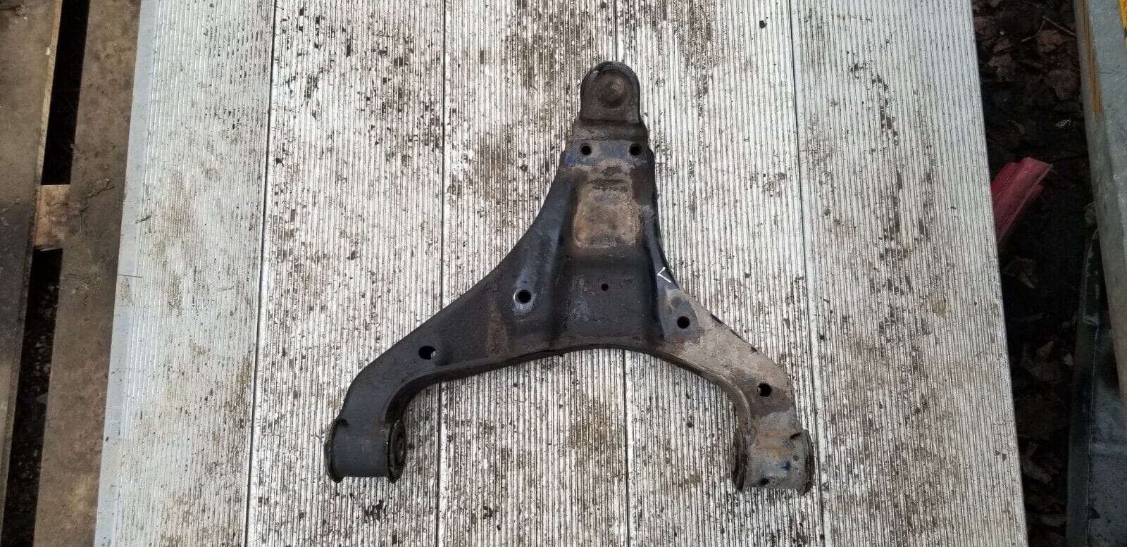MERCEDES BENZ SPRINTER W906 FRONT PASSENGER WISHBONE CONTROL ARM
