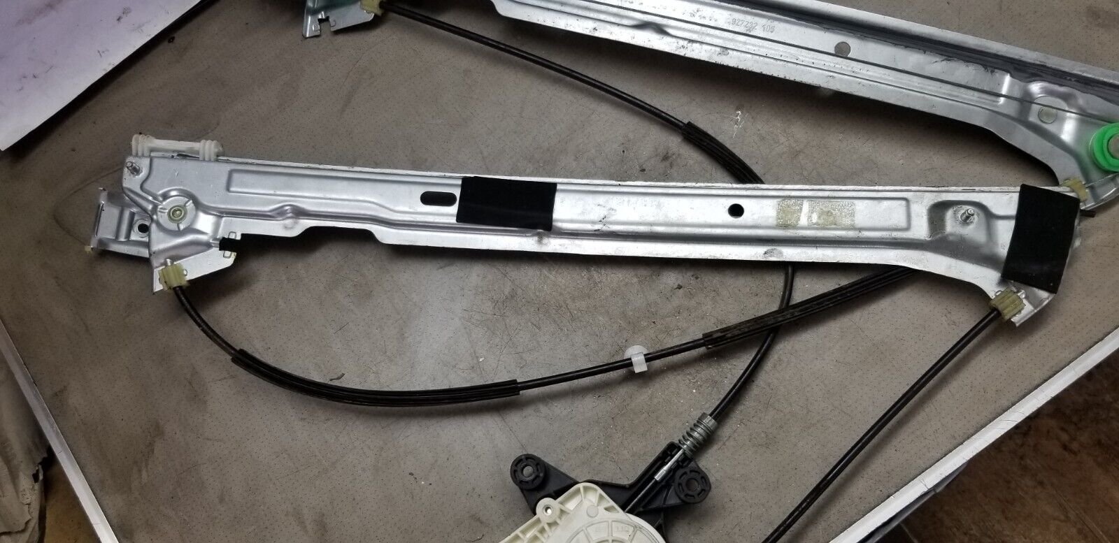 Mercedes-Benz Vito W639 Series 2014 Left Front Electric Window Regualtor - Image 4