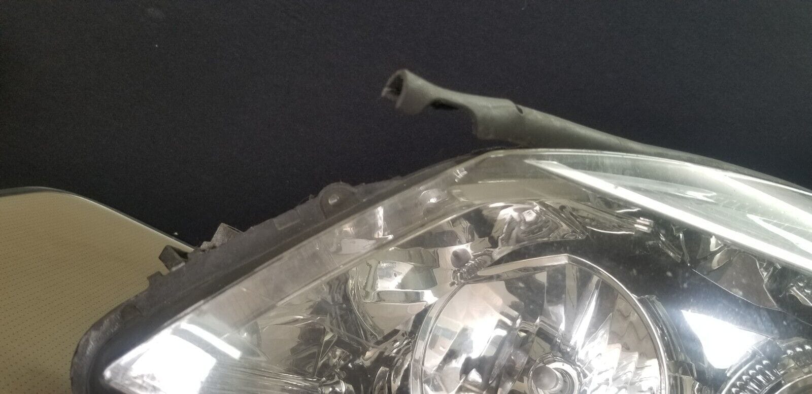 Mercedes Benz C Class 2007-2012 N/S Passenger Halogen Headlight A2048208561 - Image 5