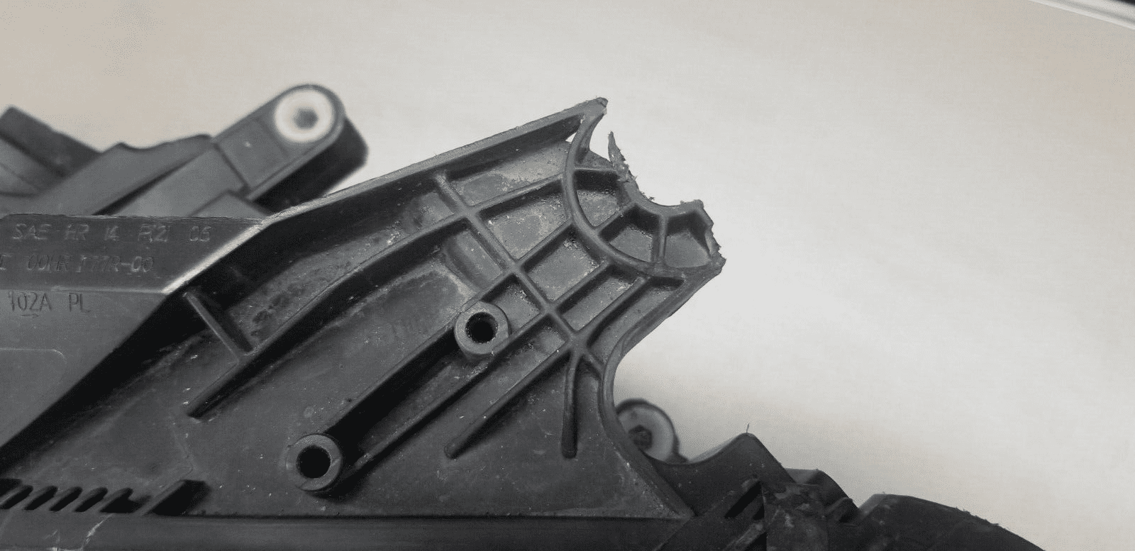 Mercedes Benz C Class 2007-2012 N/S Passenger Halogen Headlight A2048208561 - Image 8