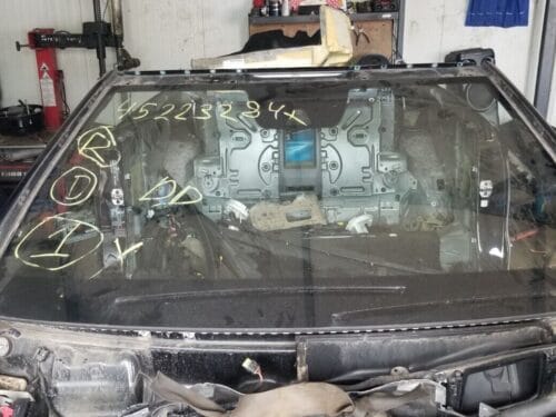 MERCEDES E250 W207 2012 COUPE FRONT WINDSCREEN GLASS