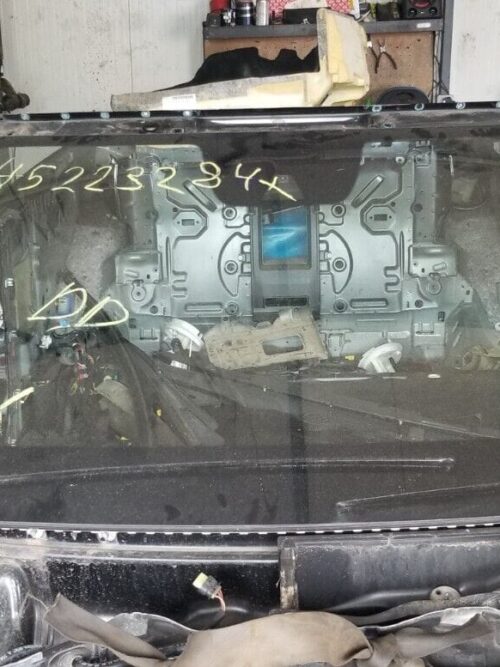 MERCEDES E250 W207 2012 COUPE FRONT WINDSCREEN GLASS