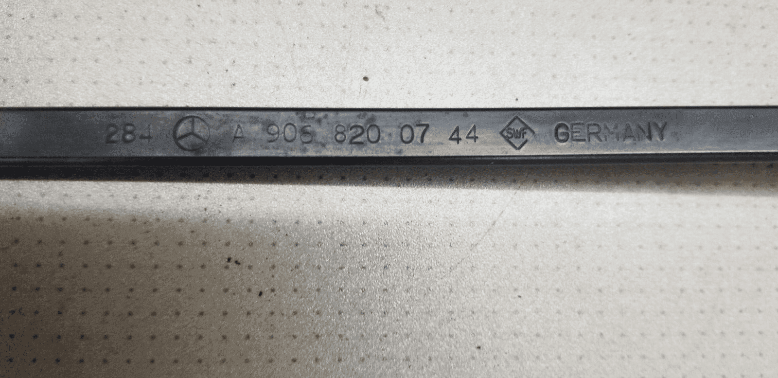 MERCEDES SPRINTER VW CRAFTE DRIVER SIDE WIPER ARM GENUINE 2008-18 A9068200744 - Image 4