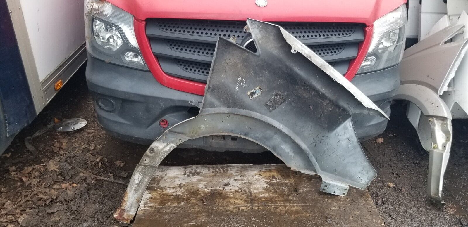 MERCEDES SPRINTER W906 2.1 FRONT PASSENGER SIDE WHITE WING 2012 - Image 4