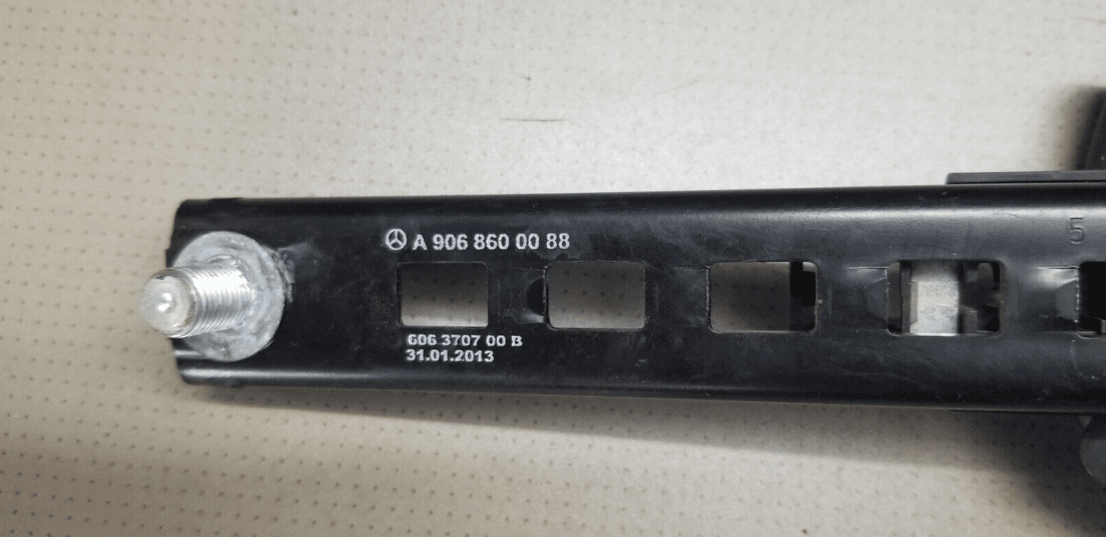 Mercedes Benz Sprinter W906 Front Right O/S/F Set Belt A9068600485 |O - Image 7