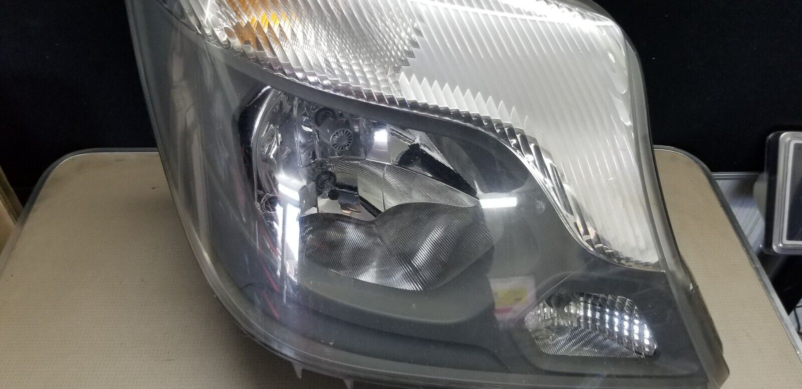 Mercedes Benz Sprinter W906 Right Side Headlight A9068202661 Genuine |O - Image 3