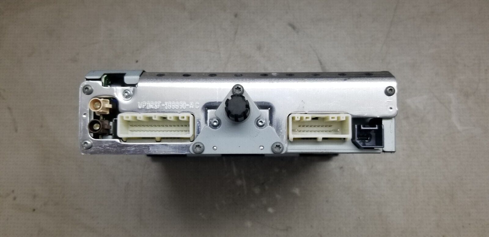 Renault Master Movano Dashboard Radio 2011-2018, rear view