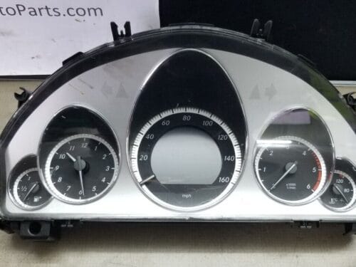 Mercedes E CLASS Instrument Cluster Speedo Clocks Diesel Automatic A2129002010