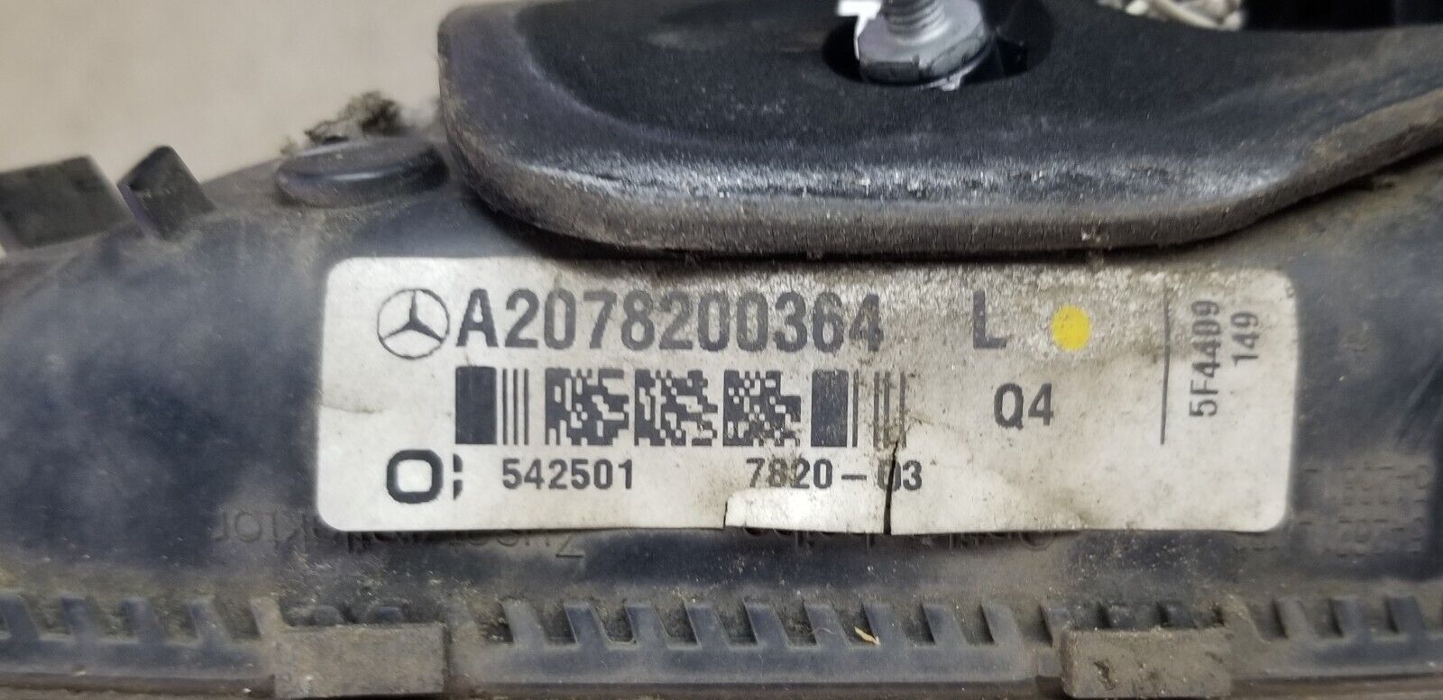 Mercedes W207 Rear Lamp Left Side N/S Inner Trunk Lid Light A2078200364 |O - Image 4