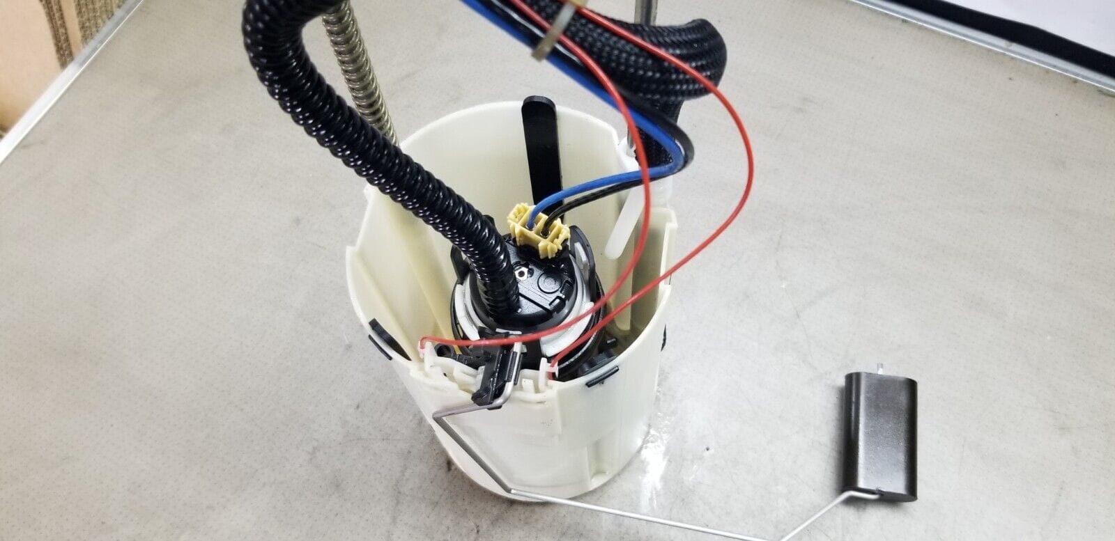 Peugeot Boxer Fuel Pump Sender Unit 2.2 Diesel 2018 - Image 4