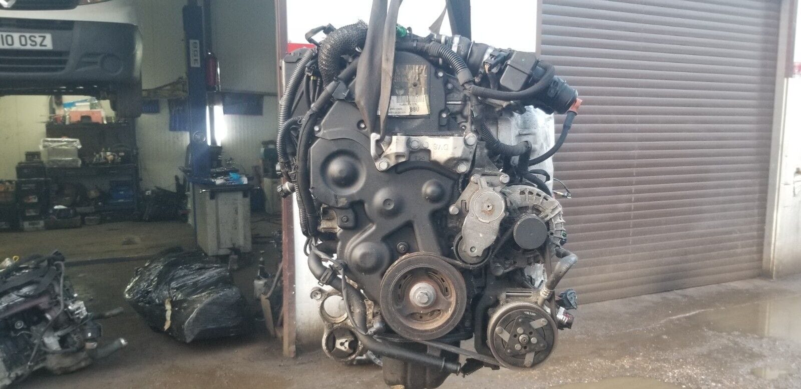 Peugeot 308 1.6 HDi diesel engine front view