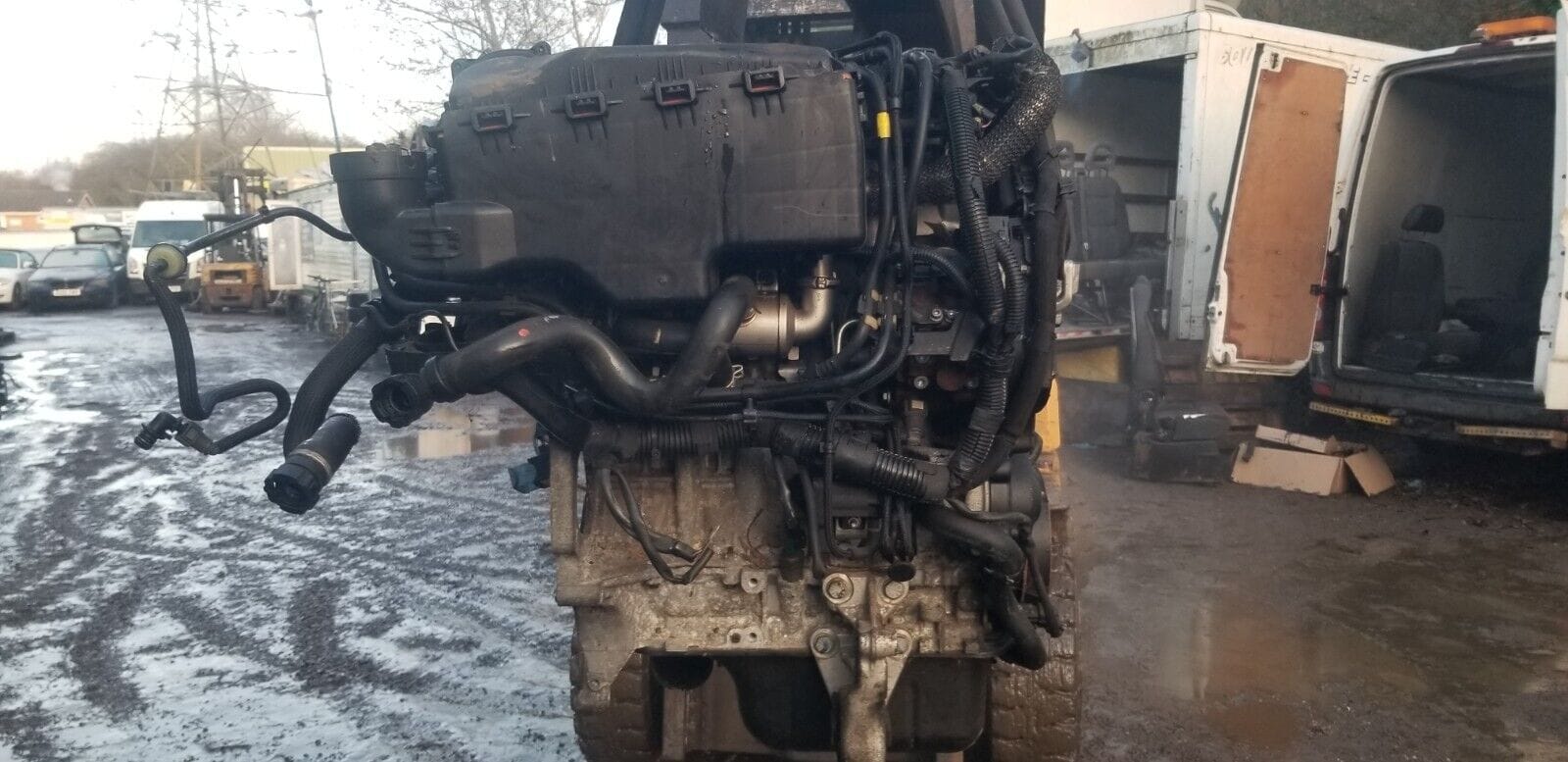 Peugeot 308 1.6 HDi engine side profile