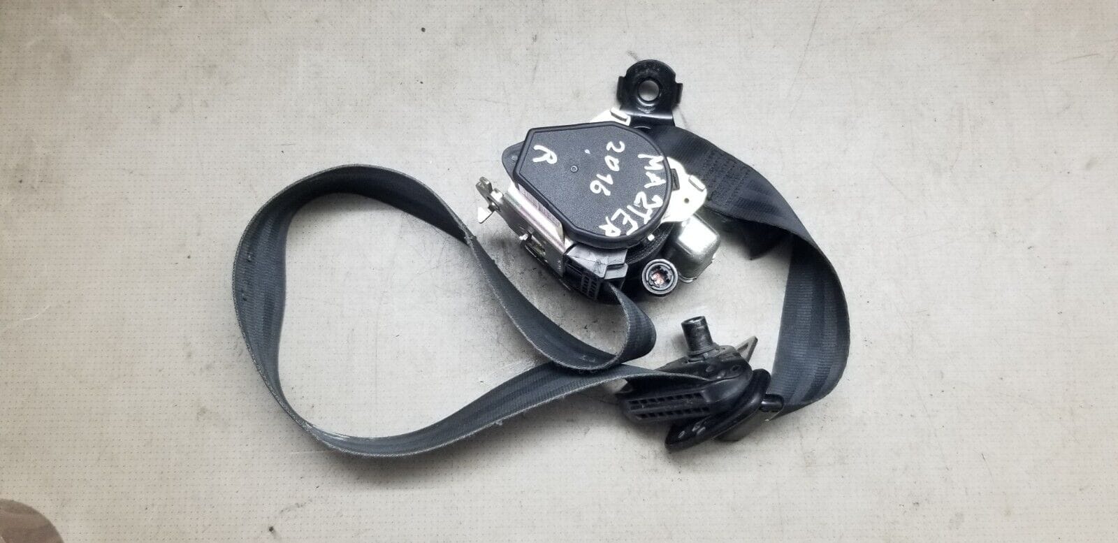 Renault Master front right seat belt 2016