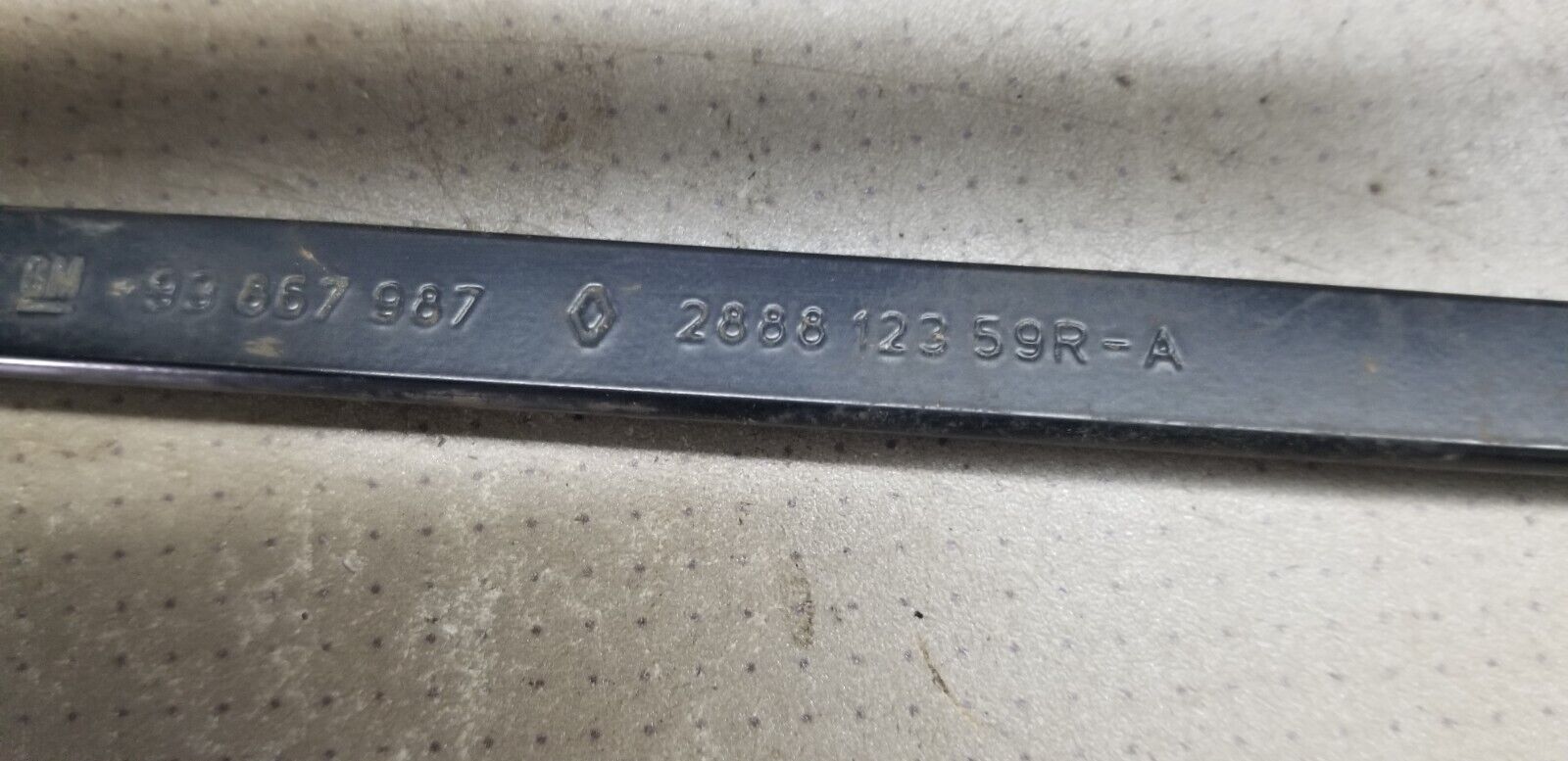 RENAULT TRAFIC III 2015 RIGHT AND LEFT FRONT WIPER ARM - Image 4