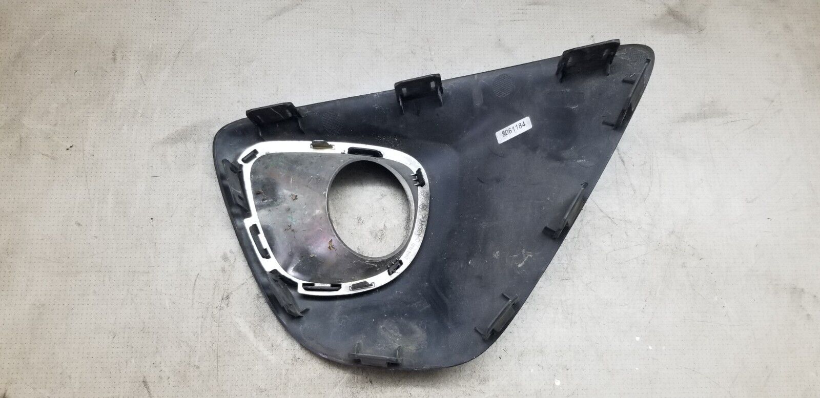 Renault Trafic Mk3 2014-2023 Fog Light Bezel (Front Driver Side) 261A20443R - Image 3