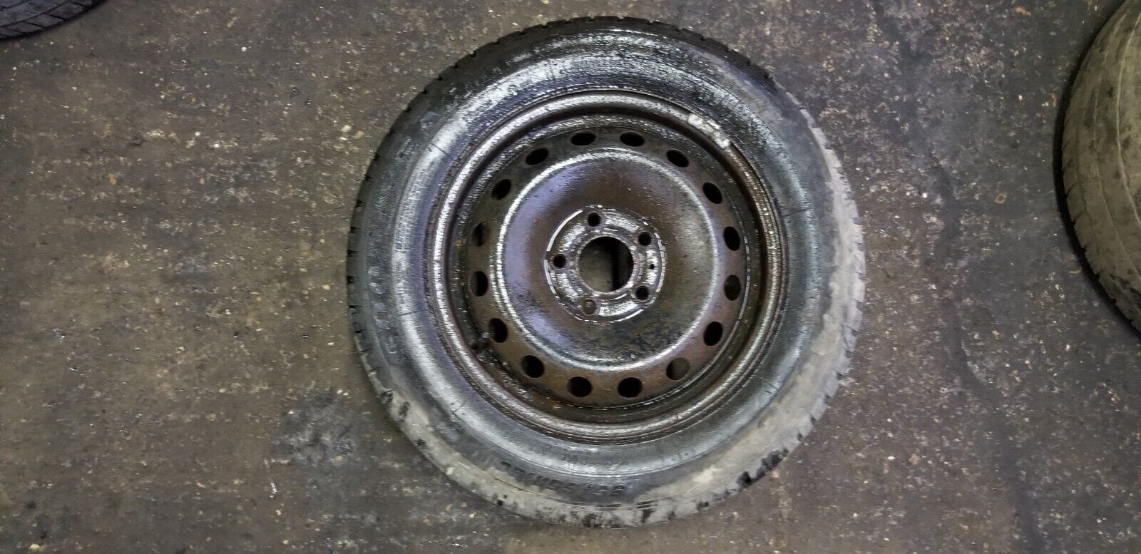 RENAULT TRAFIC VAUXHALL VIVARO PRIMASTAR WHEEL AND TYRE 195 65R R16C 2001 - 2013