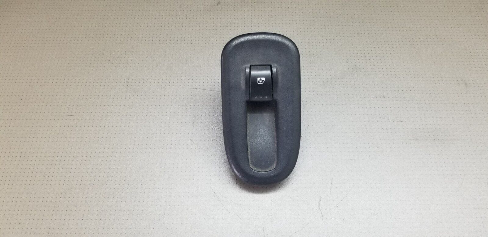 RENAULT WINDOW SWITCH 8200548968