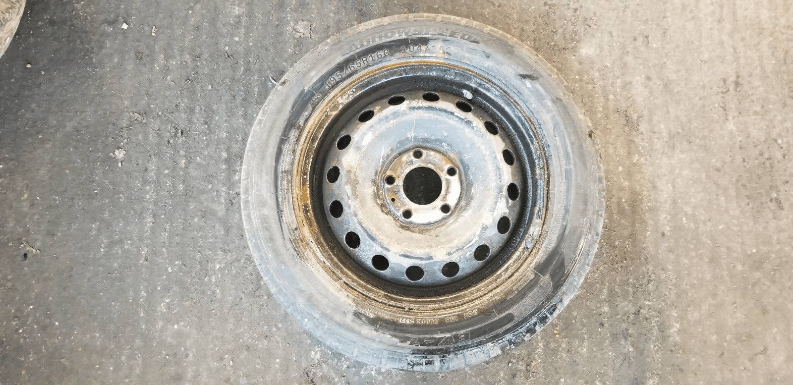 Renault Trafic Vauxhall Vivaro Vauxhall Steel Wheel and Tyre 195 65 R16C