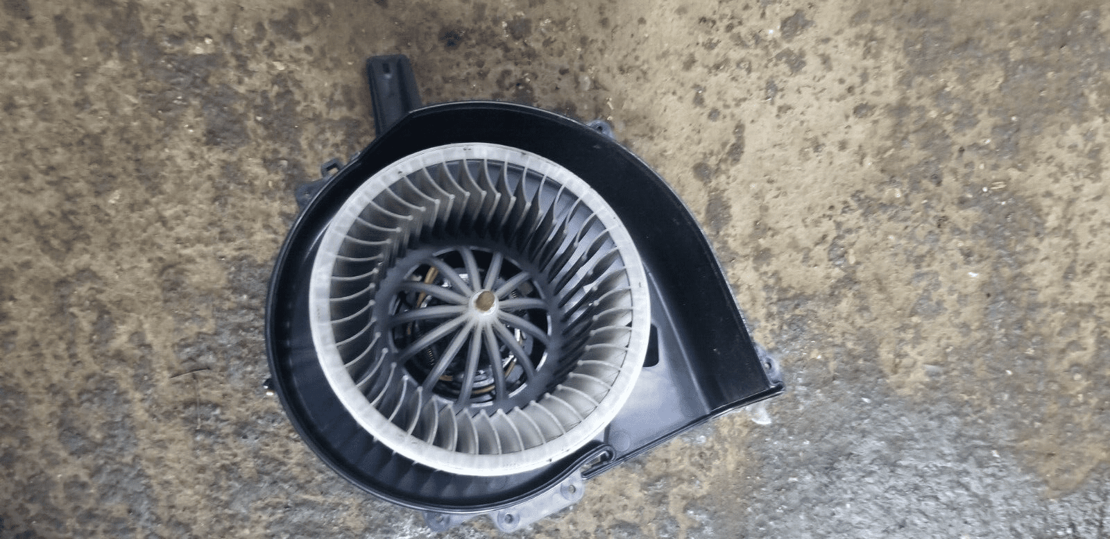 Skoda Rapid 2016 Heater Blower Motor 6R2819015 |O - Image 3