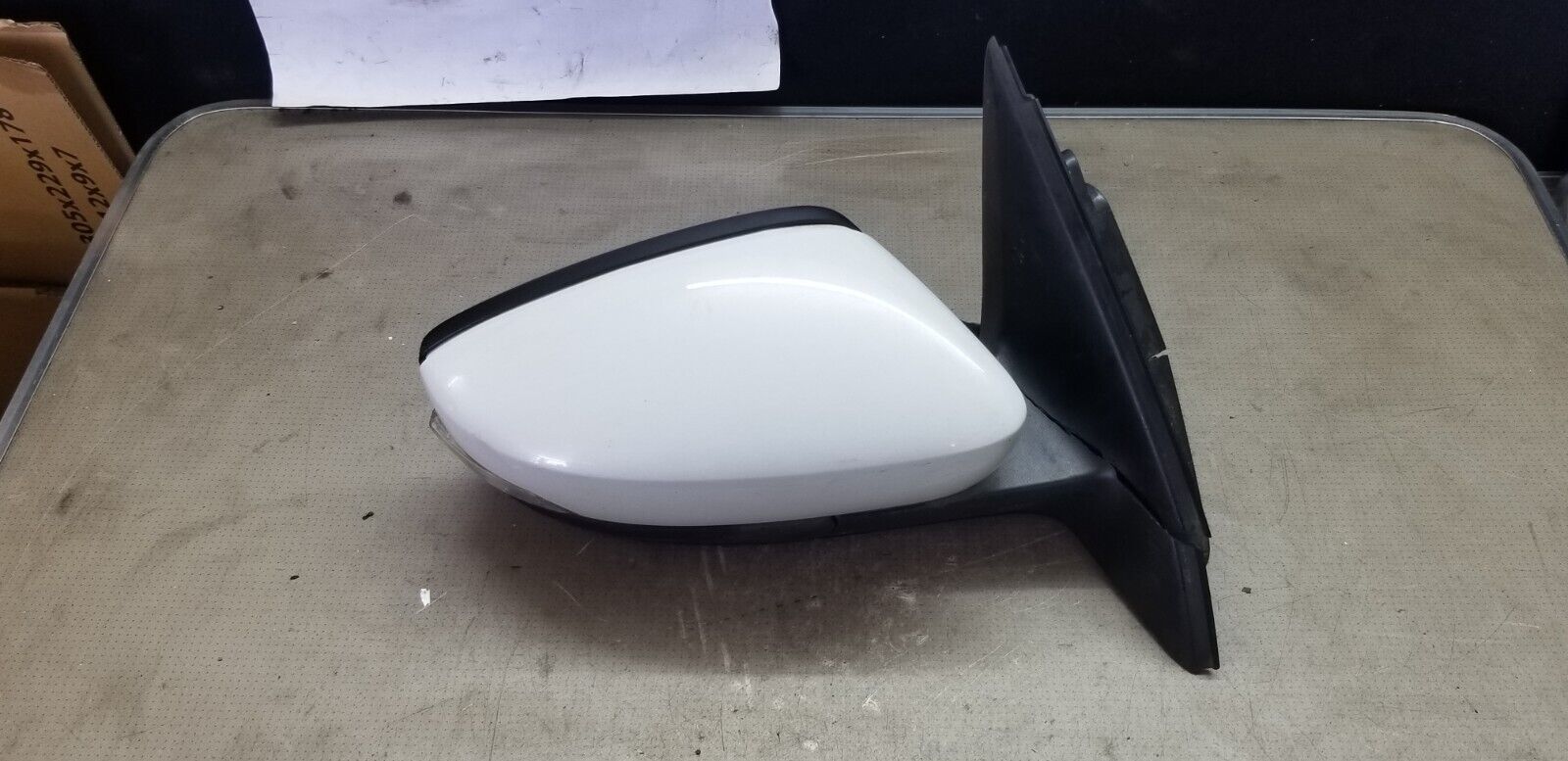 Skoda Rapid 2016 Drivers Side Wing Mirror White - Image 3