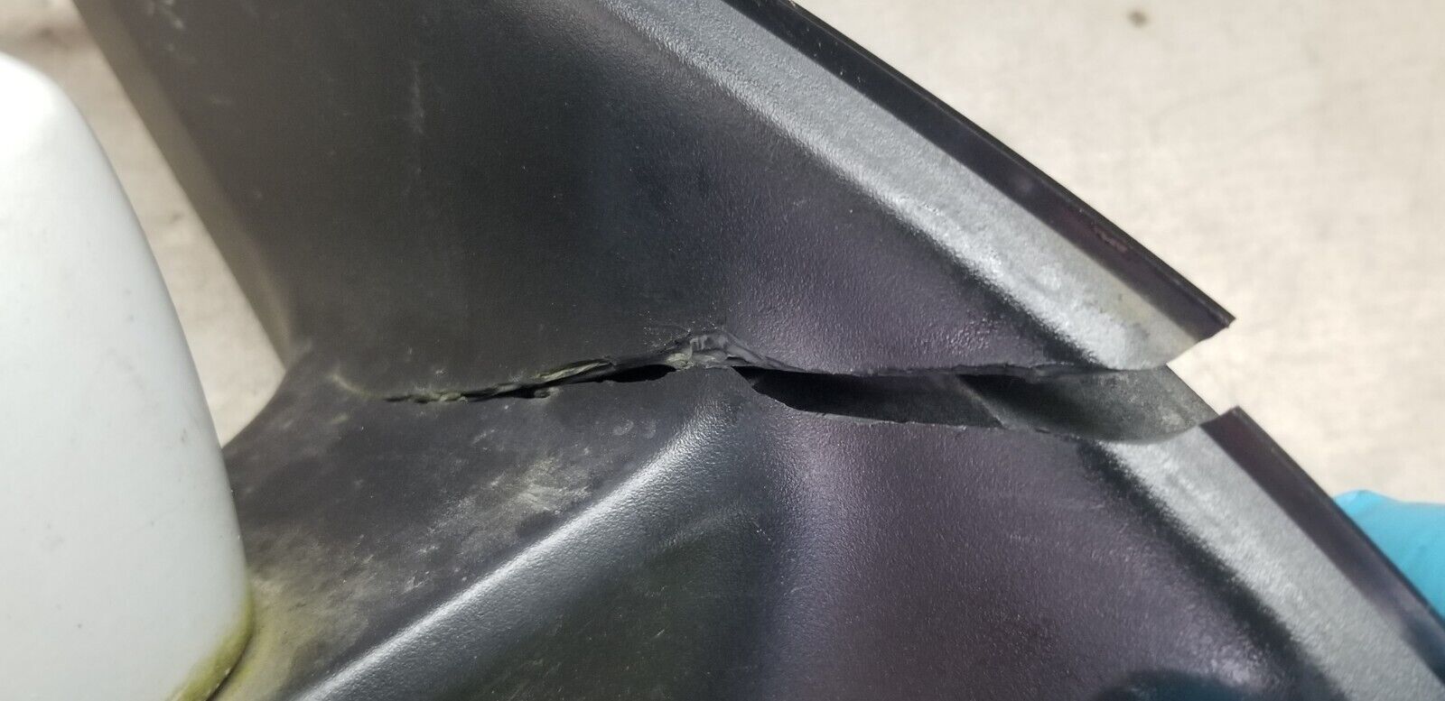 Skoda Rapid 2016 Drivers Side Wing Mirror White - Image 4