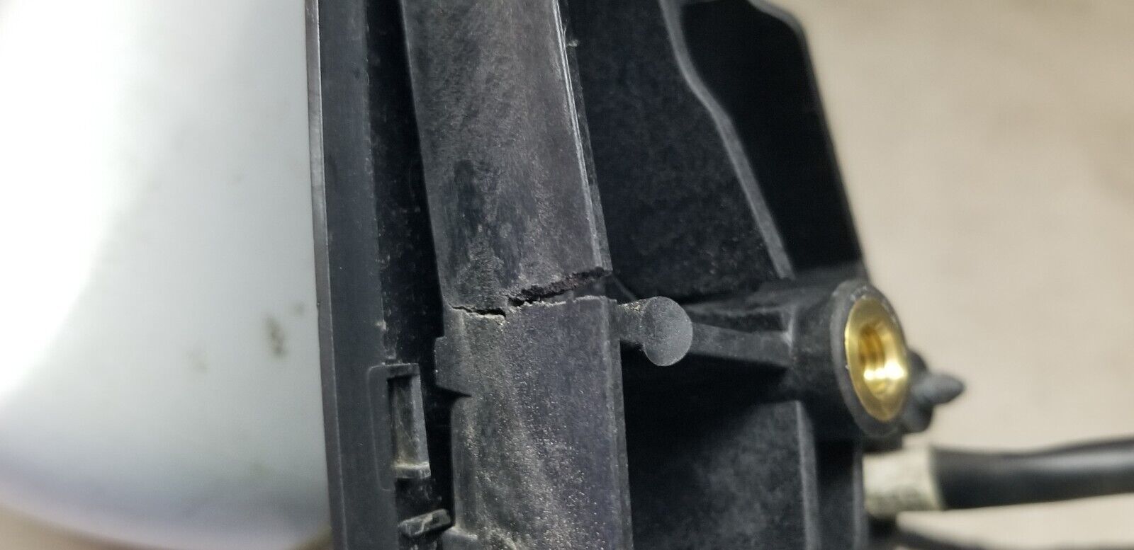 Skoda Rapid 2016 Drivers Side Wing Mirror White - Image 5