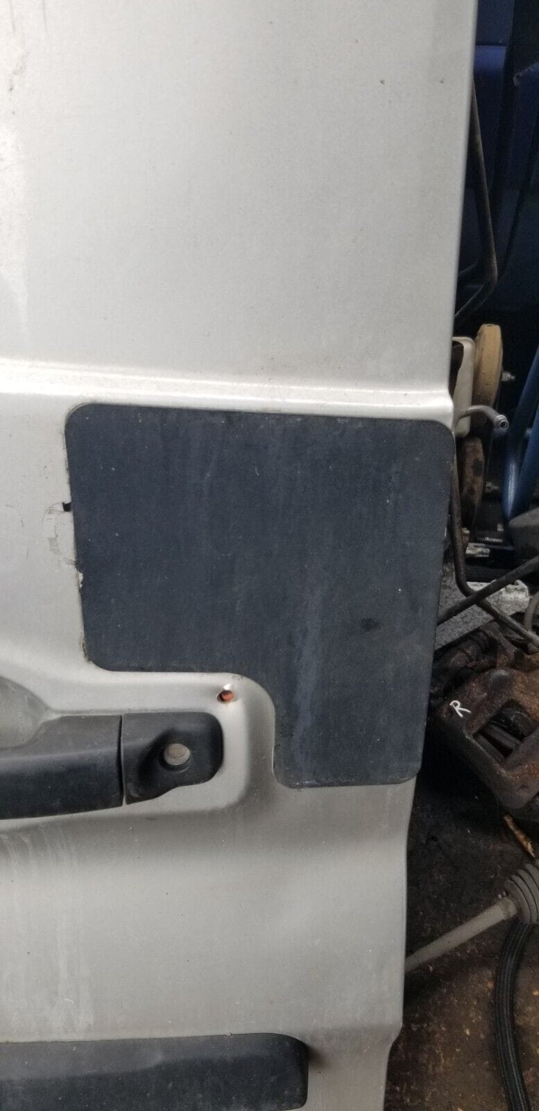 VAUXHALL VIVARO DOOR REAR LEFT SILVER X82 2015 - 2019 - Image 3