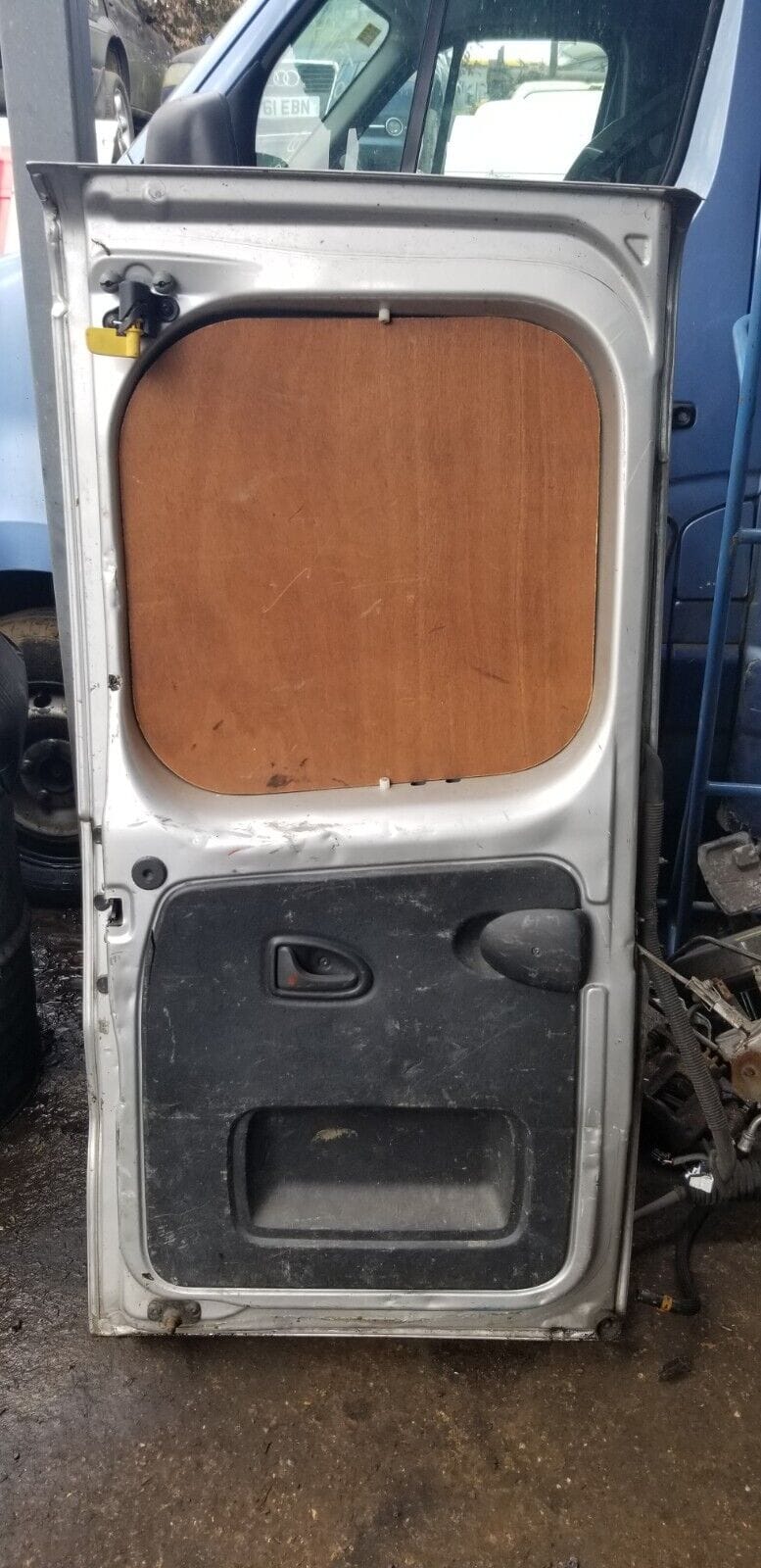 VAUXHALL VIVARO DOOR REAR LEFT SILVER X82 2015 - 2019 - Image 4