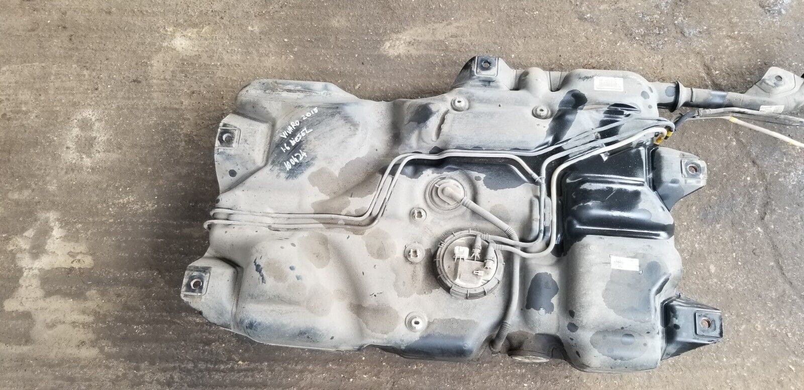 Vauxhall Vivaro Trafic 1.6 Diesel fuel tank 172017757R