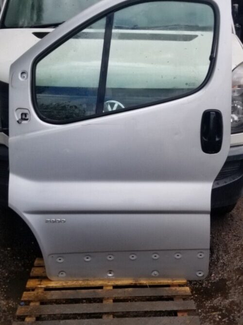 VAUXHALL VIVARO / TRAFIC PASSENGER SIDE LEFT HAND FRONT DOOR- SILVER- NO WINDOW