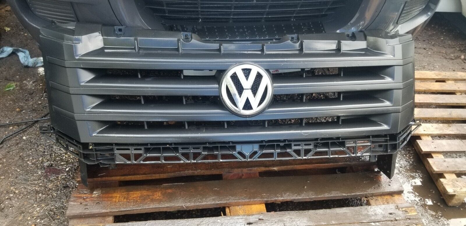 Volkswagen Crafter Grille Front Centre 2014 Diesel 9068800385 |O